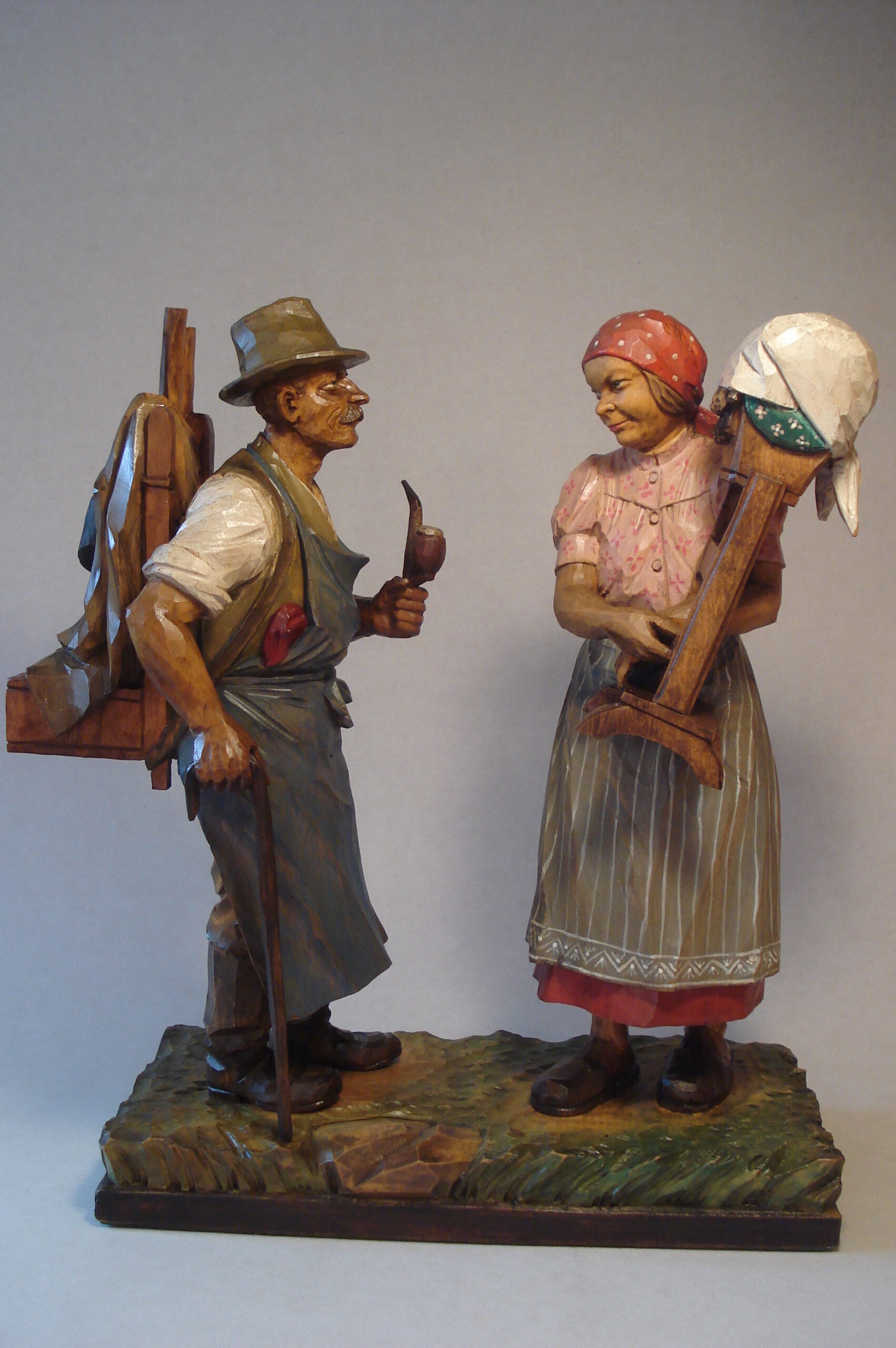 2 Waldarbeiter und Klöppelfrau, Hersteller_ Paul Schneider, Annaberg, um 1930 Figuren wurden gereinigt und farbig lassiert_